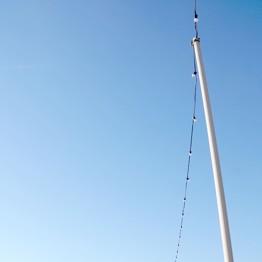 sky, blue, lightbulb, street, minimal, copy space, clear sky HD wallpaper