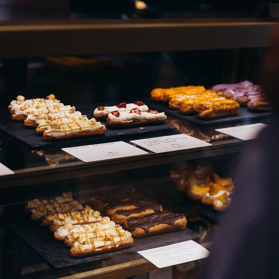 eclairs, cake, berries, cream, food and drink, sweet food, freshness HD wallpaper