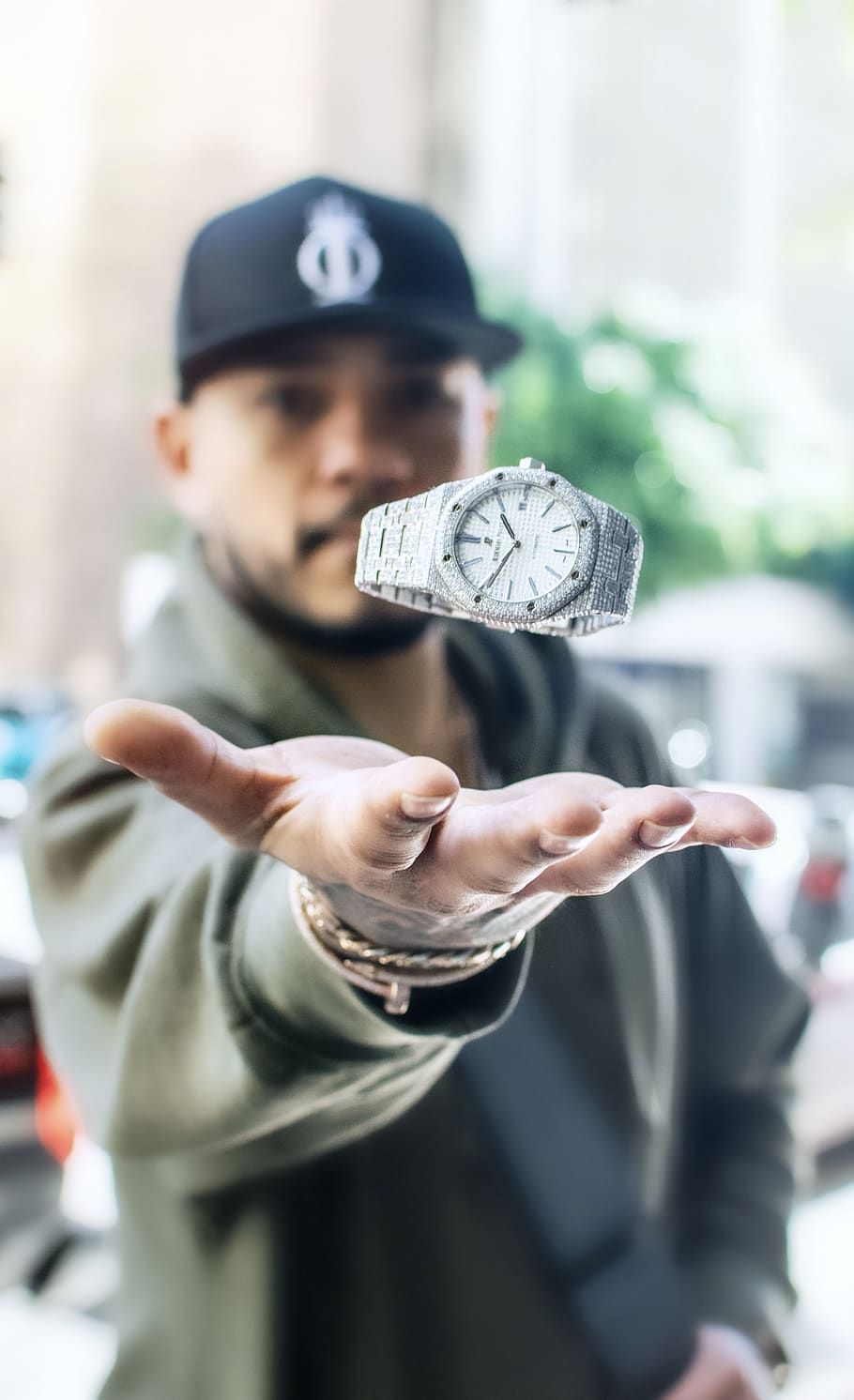 one unknown celebrity throwing analog watch, males, men, childhood HD wallpaper