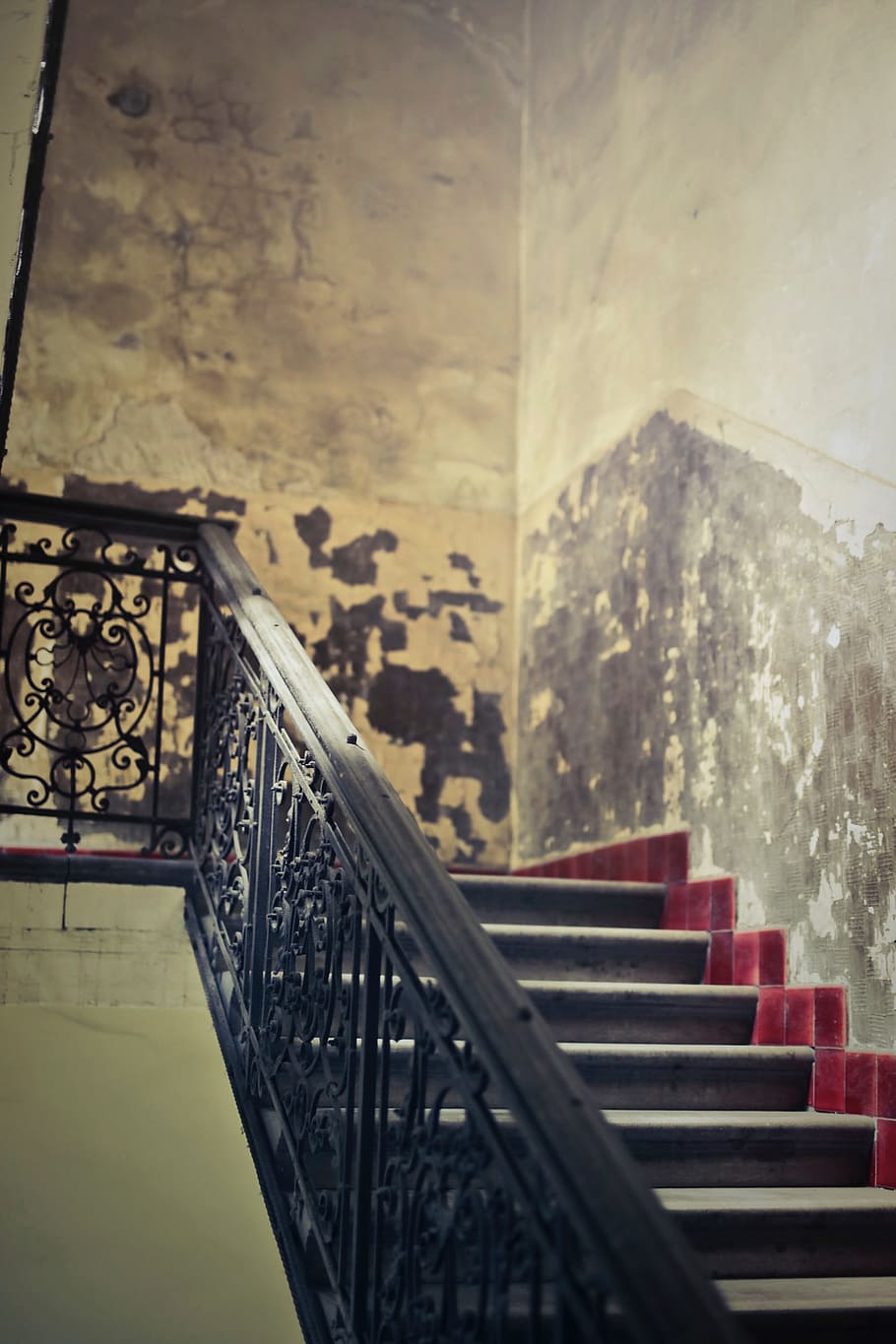 Old staircase with metal railings and tiles, architectural, architecture, HD wallpaper