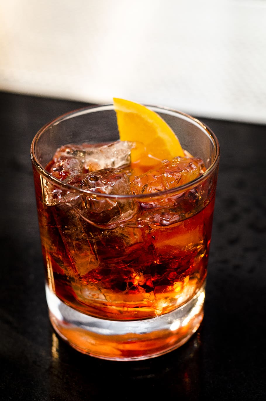 Photo of a glass of Negroni Cocktail, alcohol, alcoholic beverage, HD wallpaper