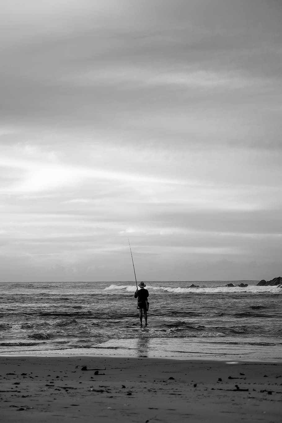 fisherman, sea, water, sky, horizon over water, beach, land HD wallpaper