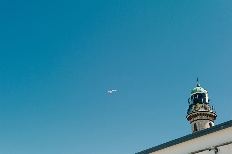 white concrete building under blue sky, architecture, tower, dome HD wallpaper