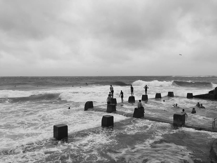 Grayscale Photo of People in Beach, clouds, coast, dawn, evening HD wallpaper