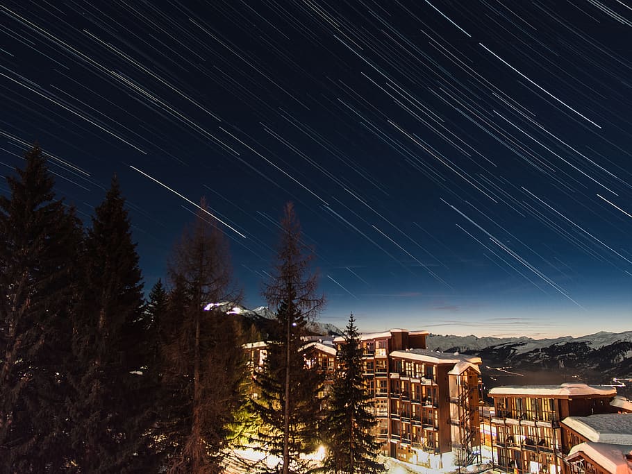 meteor rain, france, tree, les arcs, hotel, snow, mountain, lodge HD wallpaper