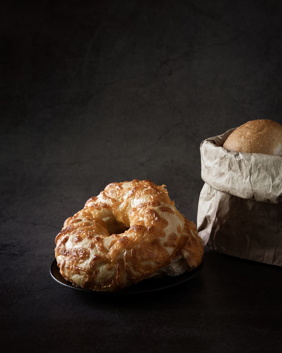 donut on plate, food and drink, studio shot, indoors, freshness HD wallpaper