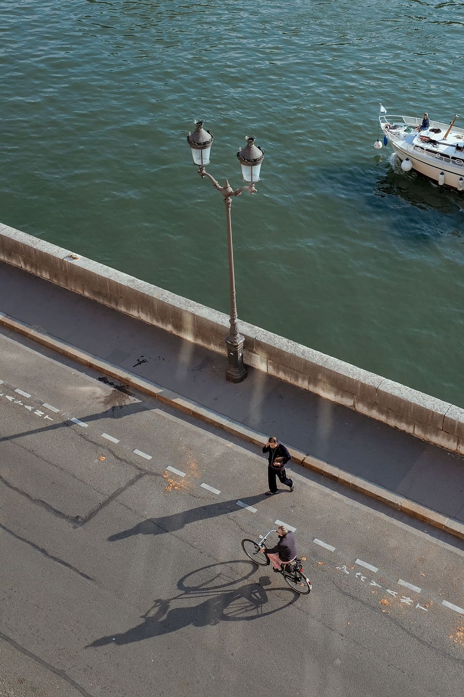 man riding bicycle on road, paris, quai aux fleurs, france, transportation, HD wallpaper