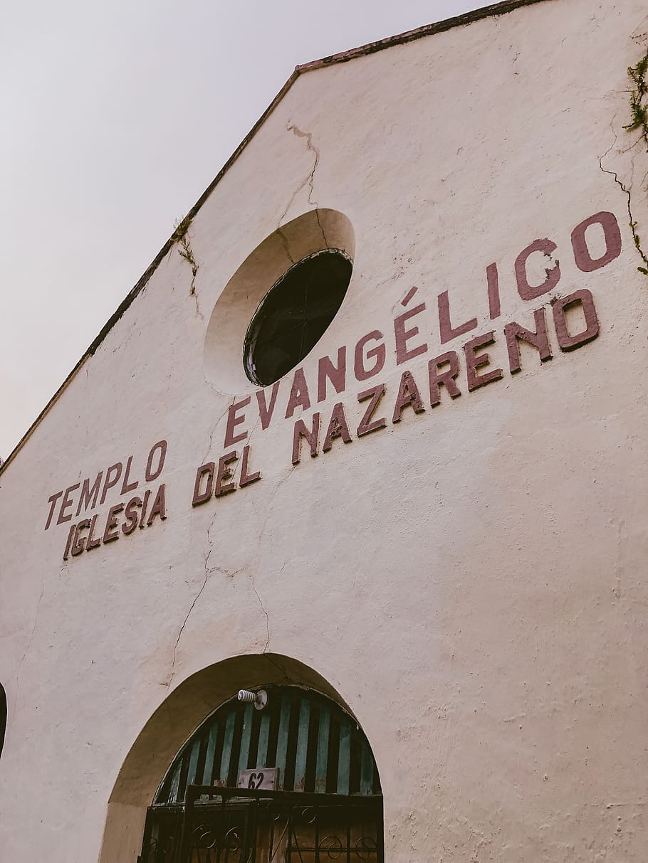 brown concrete Templo Evangelico Iglesia Del Nazareno church, HD wallpaper