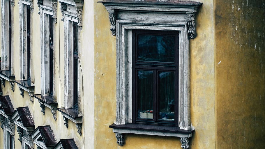 poland, kraków, window, building, vintage, europe, yellow HD wallpaper