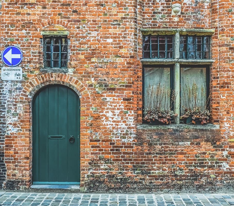 facade, house, wall, architecture, building, city, old, brick HD wallpaper