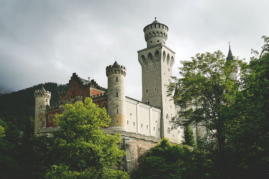 White and Gray Concrete Building, architecture, castle, daylight HD wallpaper