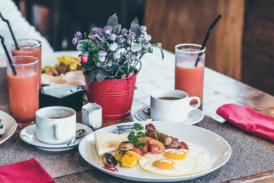 Round White Ceramic Plate, coffee, delicious, drinks, egg, food HD wallpaper