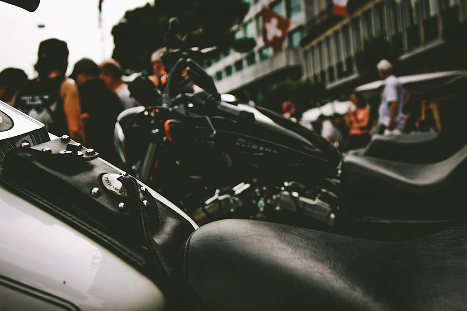 Close-Up Photo of Motorcycle, audience, blur, chopper, crowd HD wallpaper