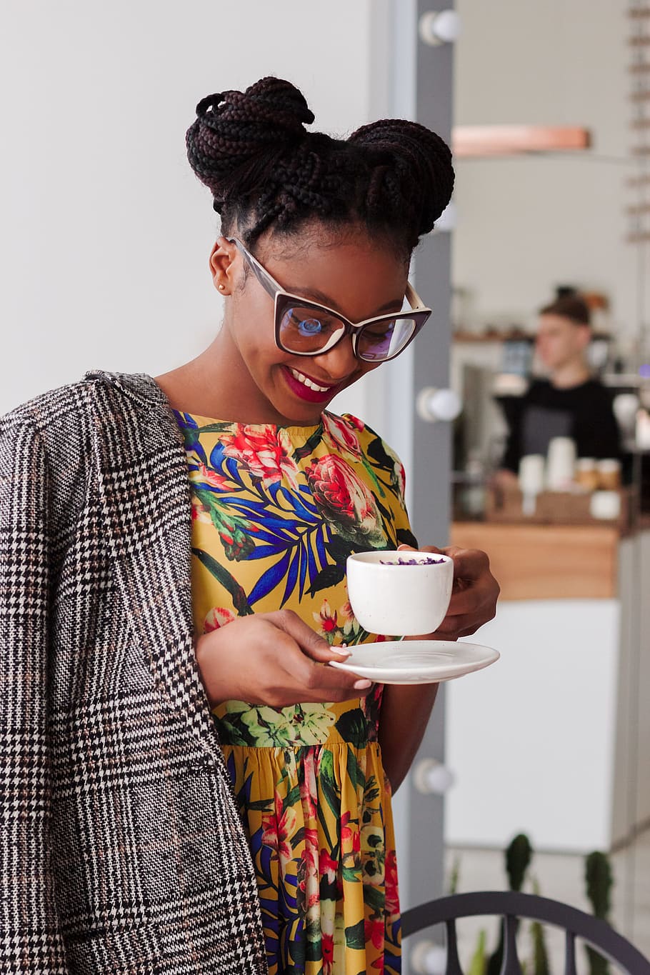 Woman Standing Holding Coffee Mug, caffeine, coffee break, cup HD wallpaper