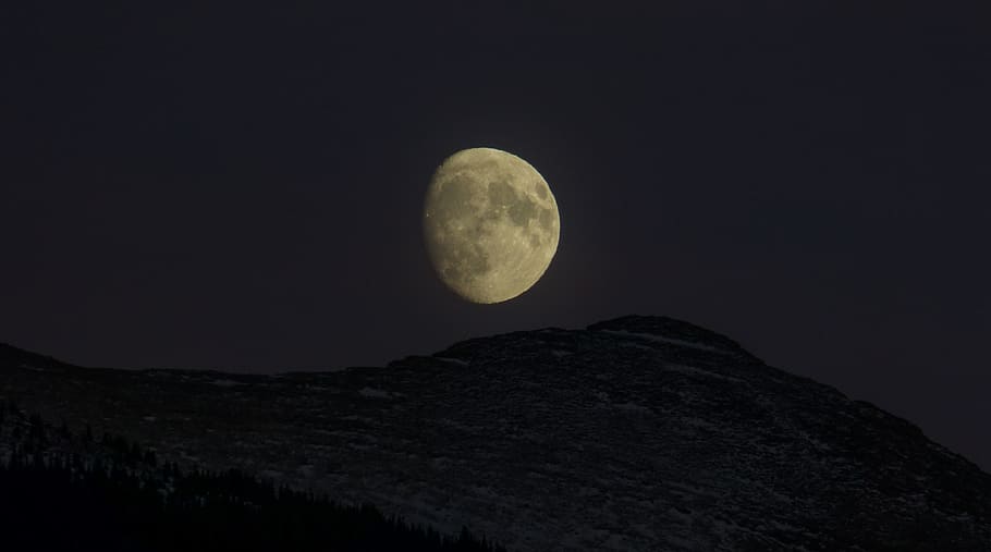 mountain under quarter moon during nighttime, sky, full moon HD wallpaper