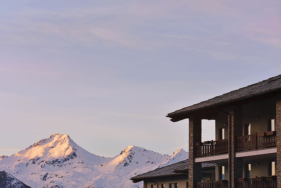 Brown House, altitude, architecture, building, cold, daylight HD wallpaper
