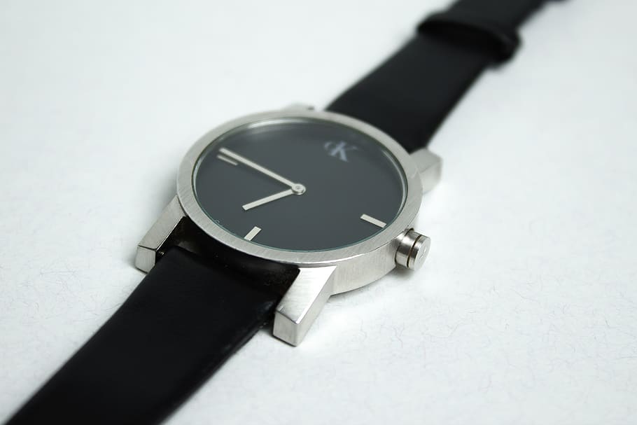 HD wallpaper: clock, wrist watch, macro, time, minutes, hours, elegant,  precision | Wallpaper Flare
