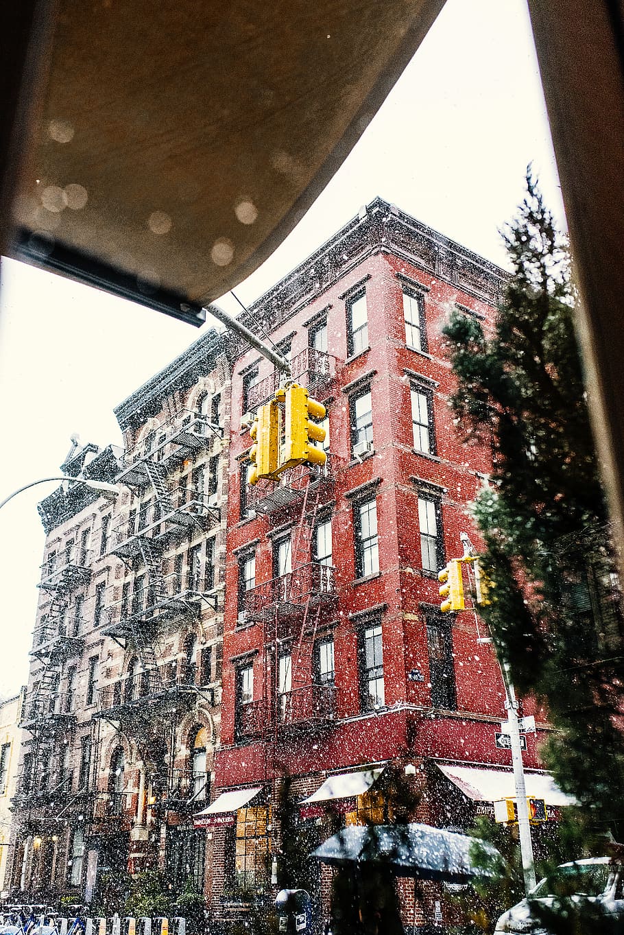 HD wallpaper: nyc, west village, snow, nyc in the snow, buildings snow,  streetlight | Wallpaper Flare