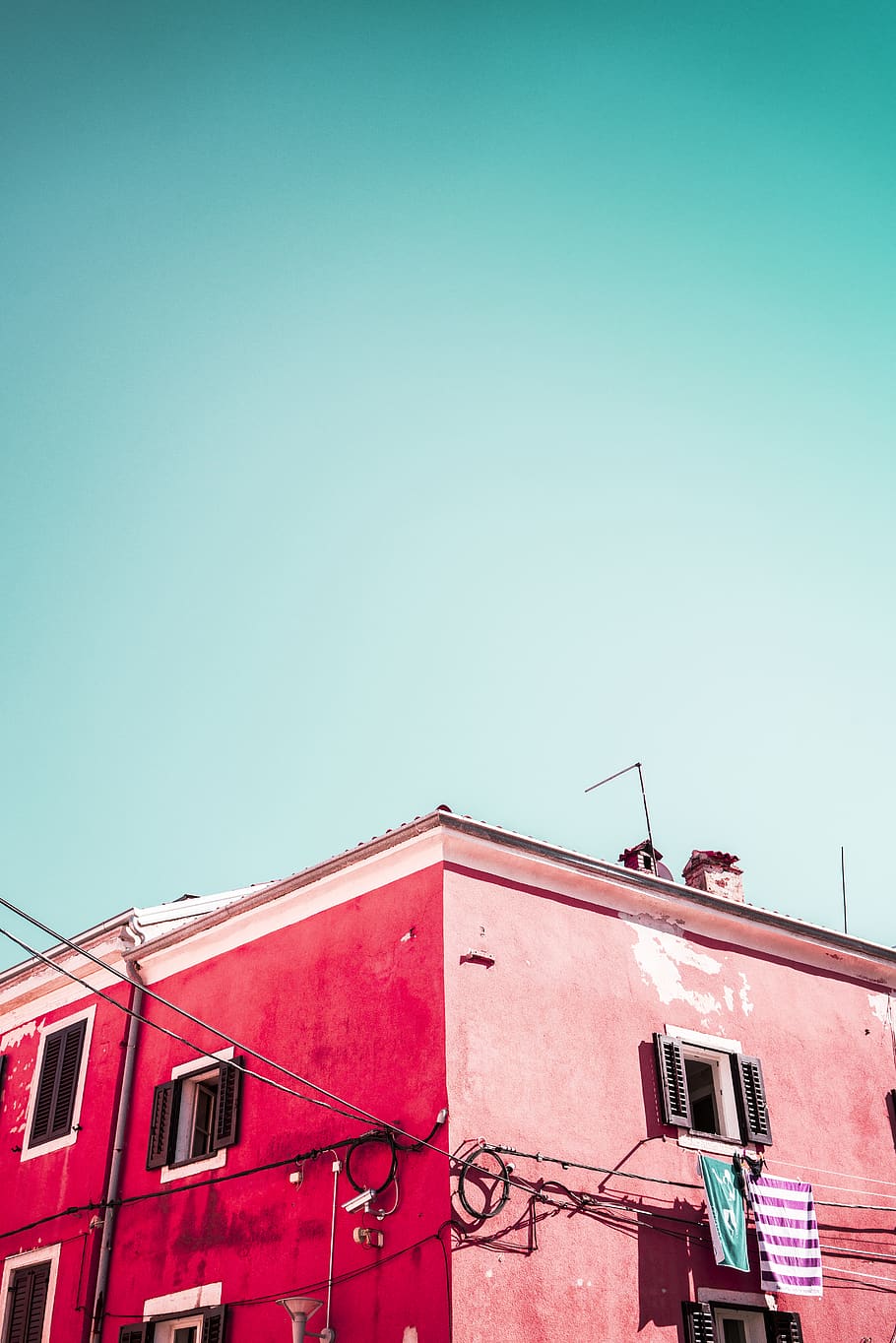 red concrete building, architecture, building exterior, sky, built structure HD wallpaper