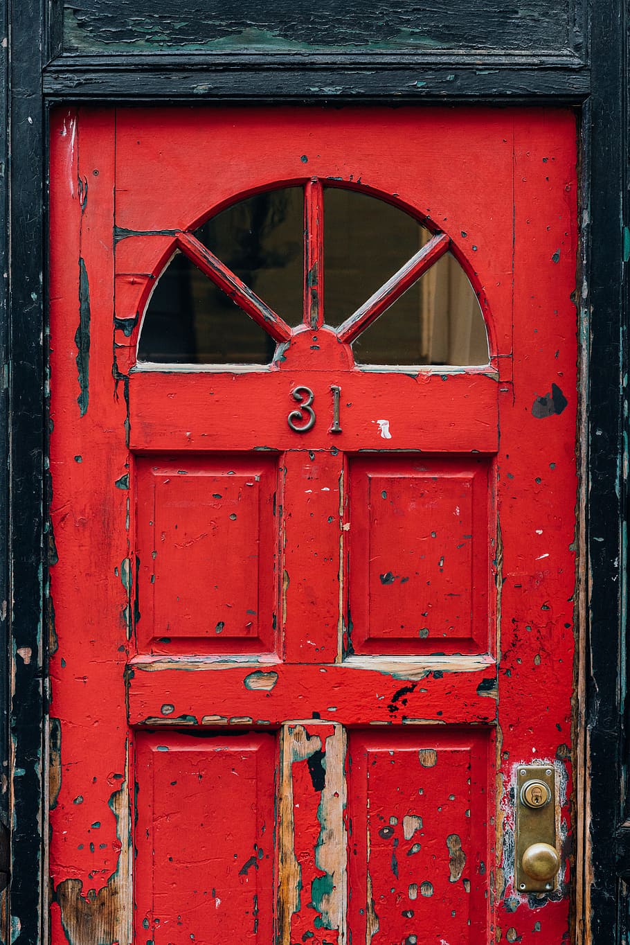 red wooden door with brass doorknob, enter, door knob, closed HD wallpaper