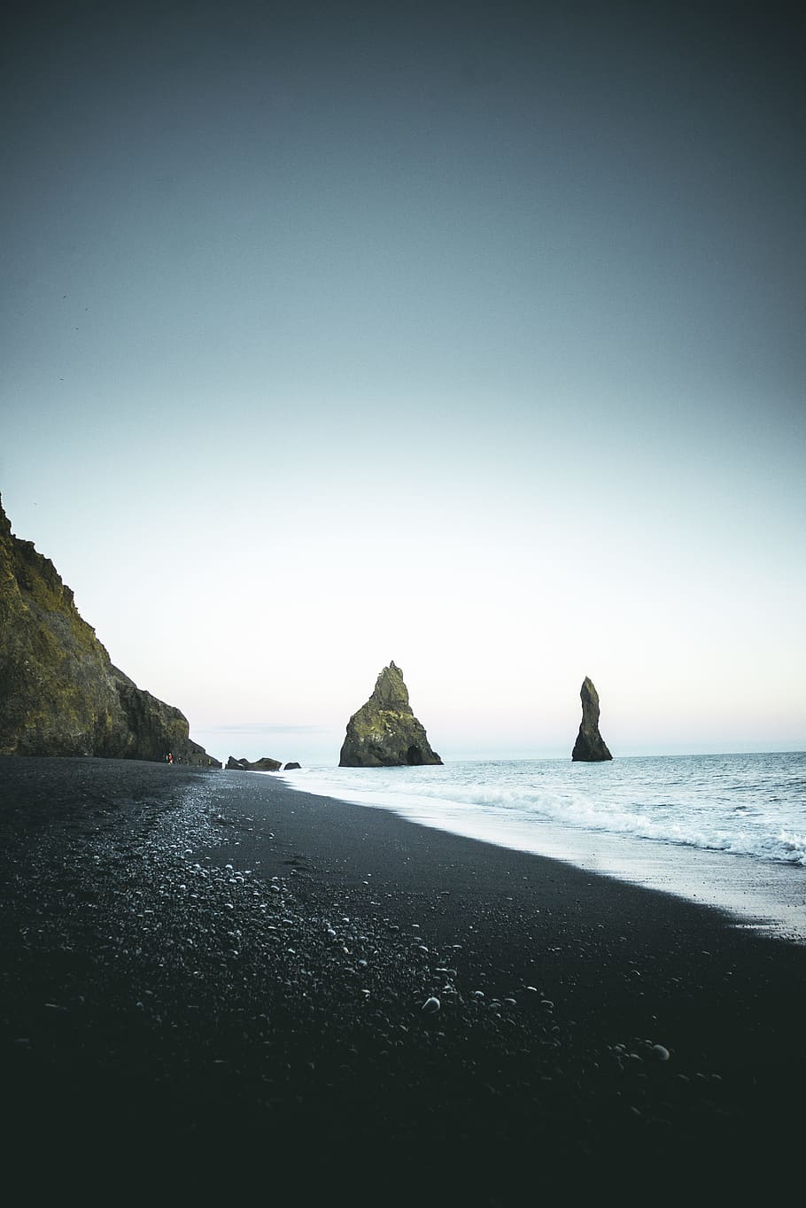 Seashore Under Blue Sky · Free Stock Photo