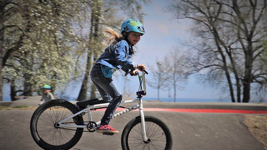 bmx, bike, wheels, a smile, blonde, hair, wind, young, horse, HD wallpaper