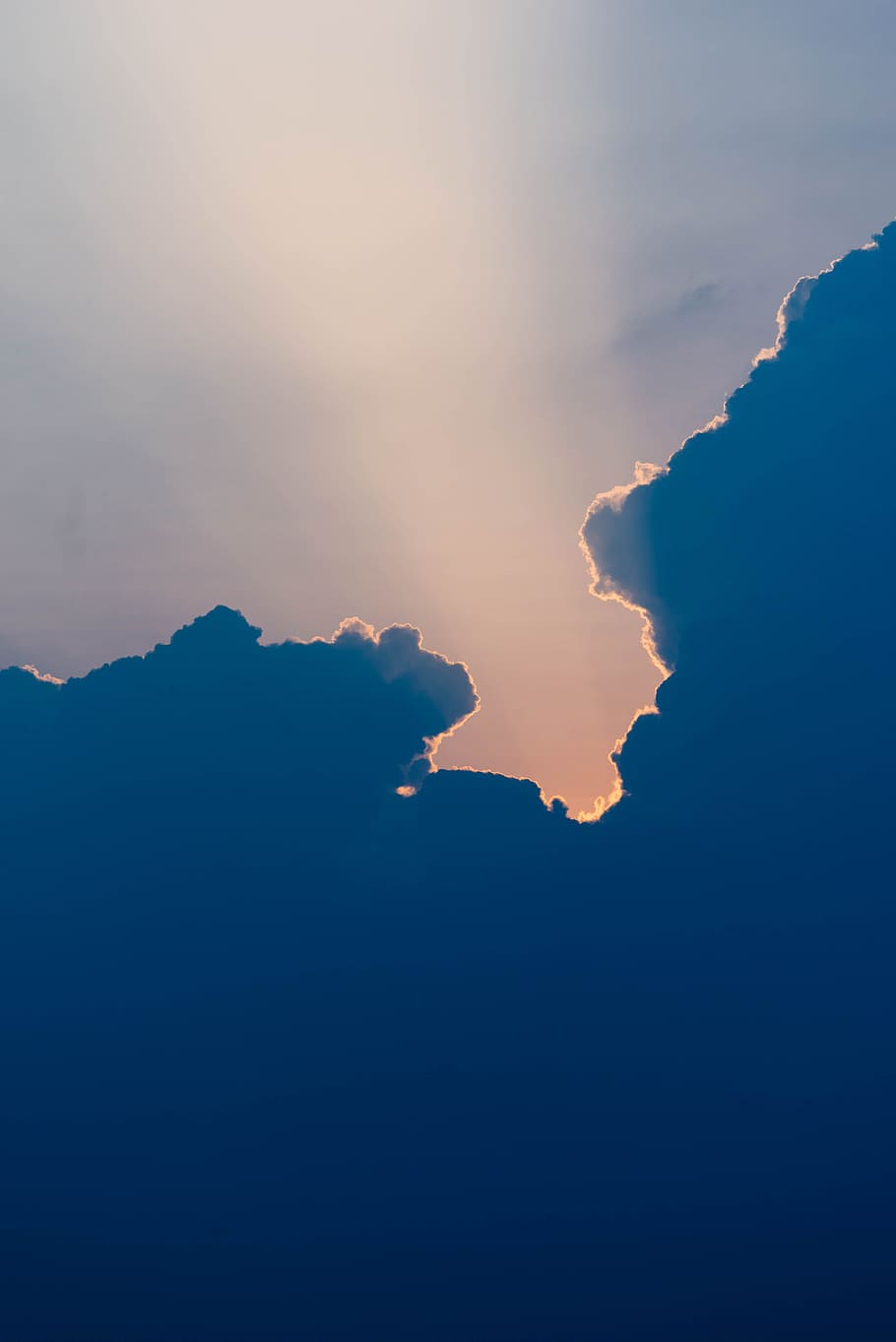 silhouette photography of clouds, sky, sunset, sunrise, looking up HD wallpaper