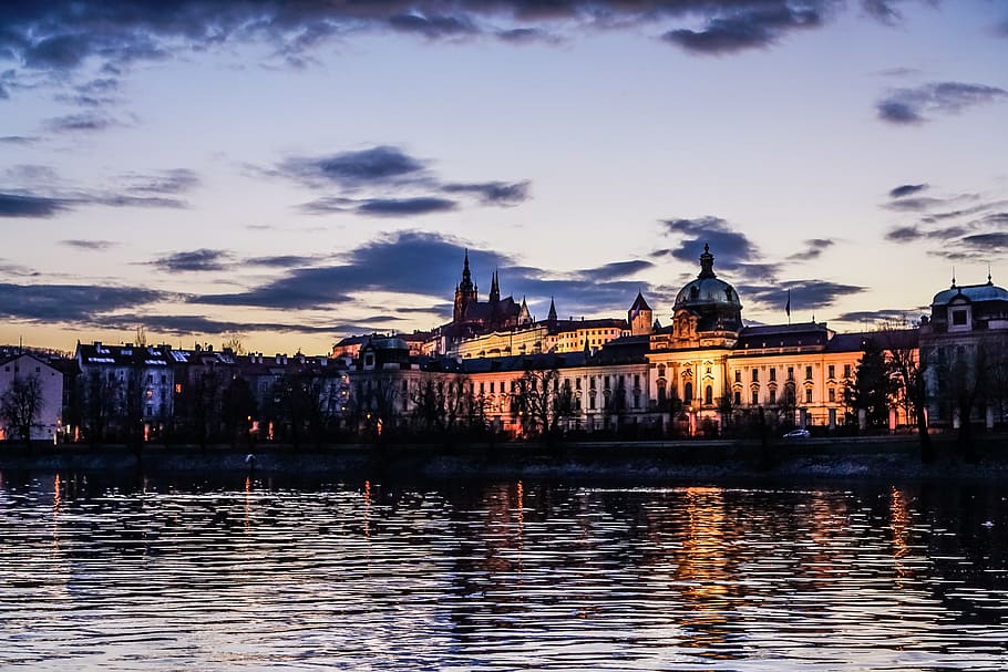 czechia, prague, rivers, reflection, nighttime, castle, golden HD wallpaper