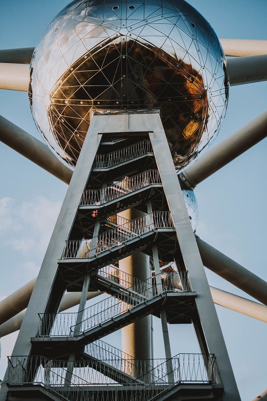 Worm's-eye View of the Atomium, architectural, architecture, brussels HD wallpaper