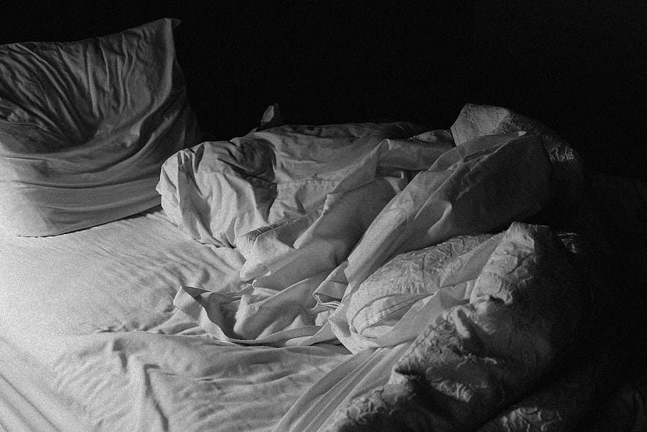 bed, pillow, sheet, blanket, wrinkle, black and white, monochrome HD wallpaper
