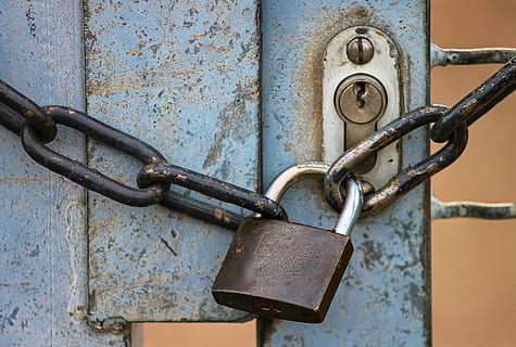 castle, chain, completed, shut off, to, closed, metal, door HD wallpaper