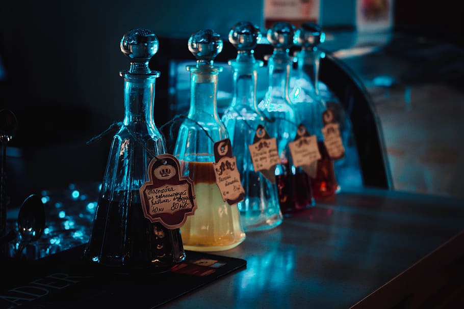 Reflection of Glass in Bathroom, alcohol, bar, bottles, container HD wallpaper