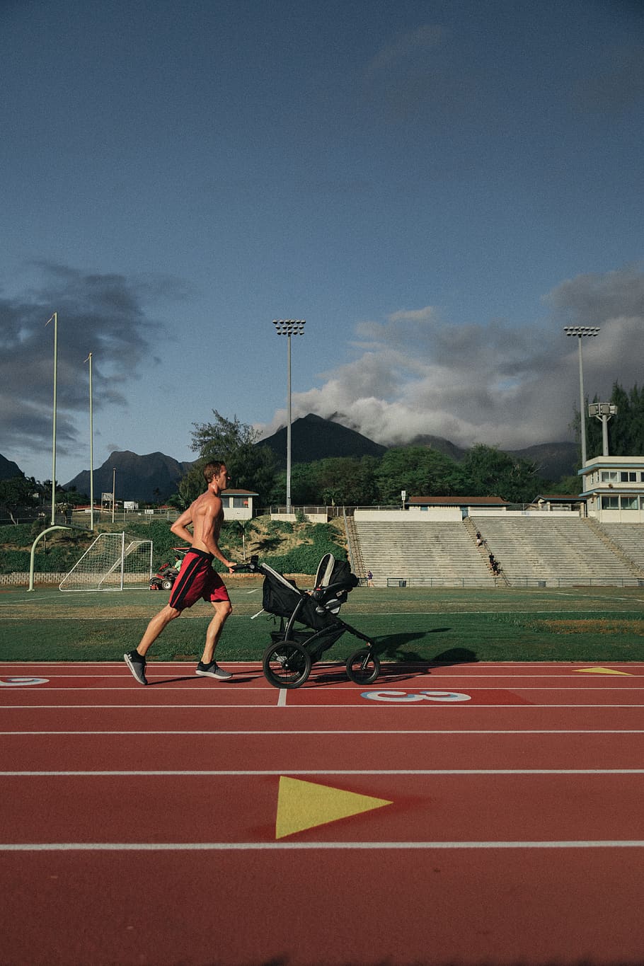 man running while holding stroller, sport, full length, sky, track and field HD wallpaper