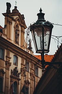 turned-off street lamp, lamp post, lampshade, building, light HD wallpaper