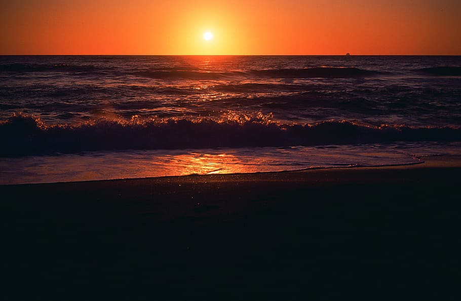 Sunset over beach, blue, bright, cloud, clouds, colorful, horizon HD wallpaper