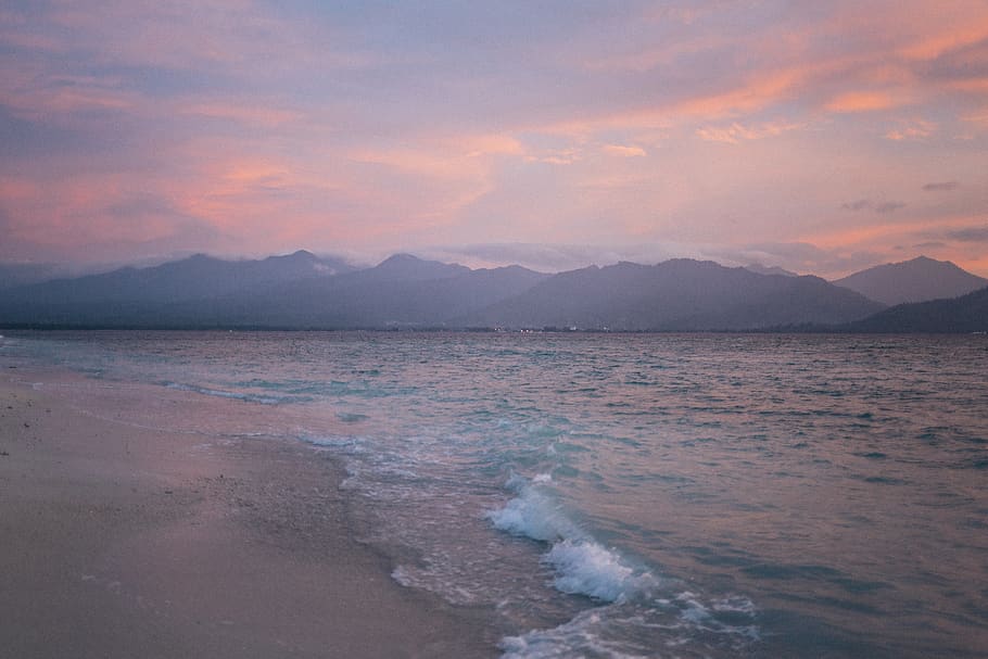 Scenic View Of Ocean During Dawn, 4k wallpaper, beach, clouds HD wallpaper
