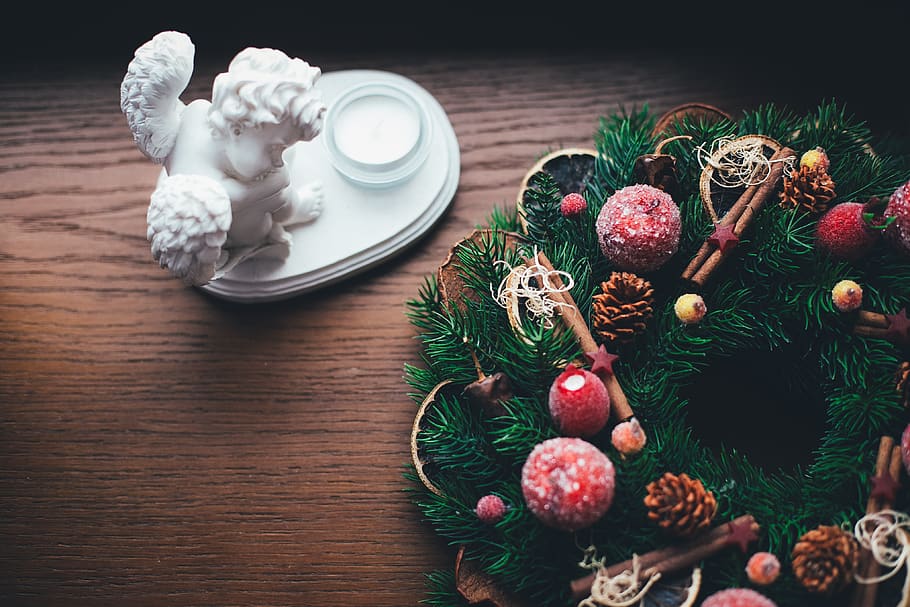 green wreath, celebration, food and drink, table, christmas, decoration HD wallpaper