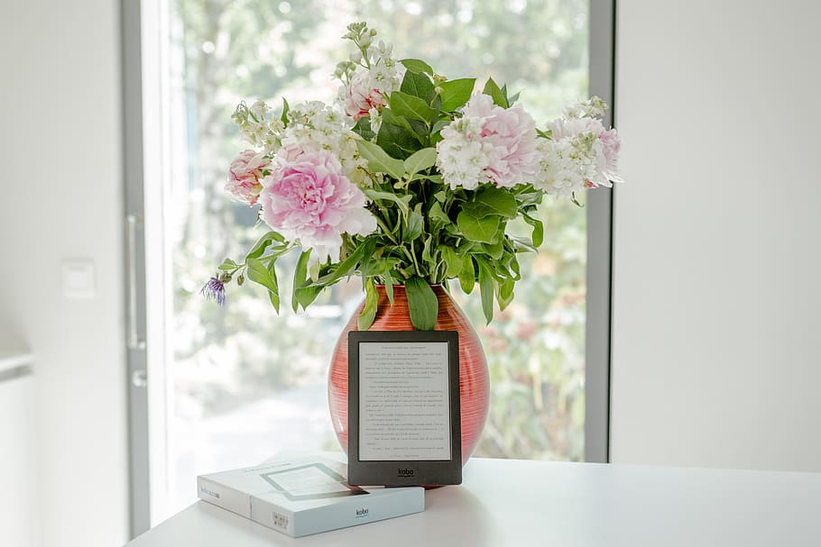 kobo, reading light, ebook, digital, e-book, vase, flowers, HD wallpaper