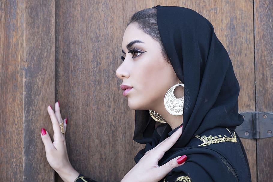 Women's Black Hijab Veil, attractive, cute, earrings, elegant