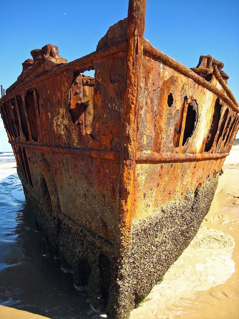 Brown Metal Shipwreck on Seashore during Daytime, beach, rusty, HD wallpaper