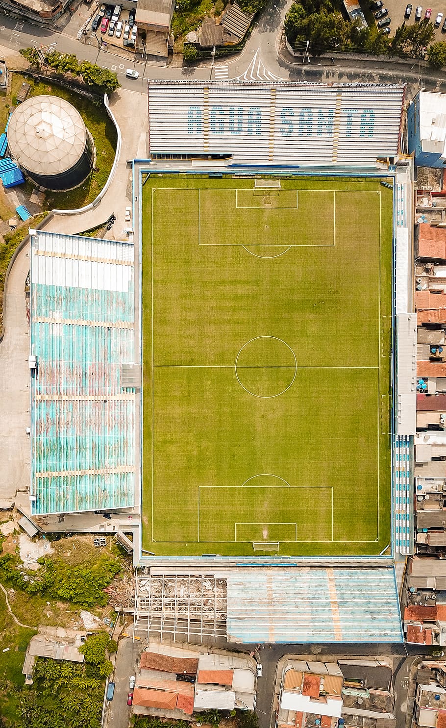 green footbal lfield, building, brazil, eldorado, r. apóstolo simão HD wallpaper