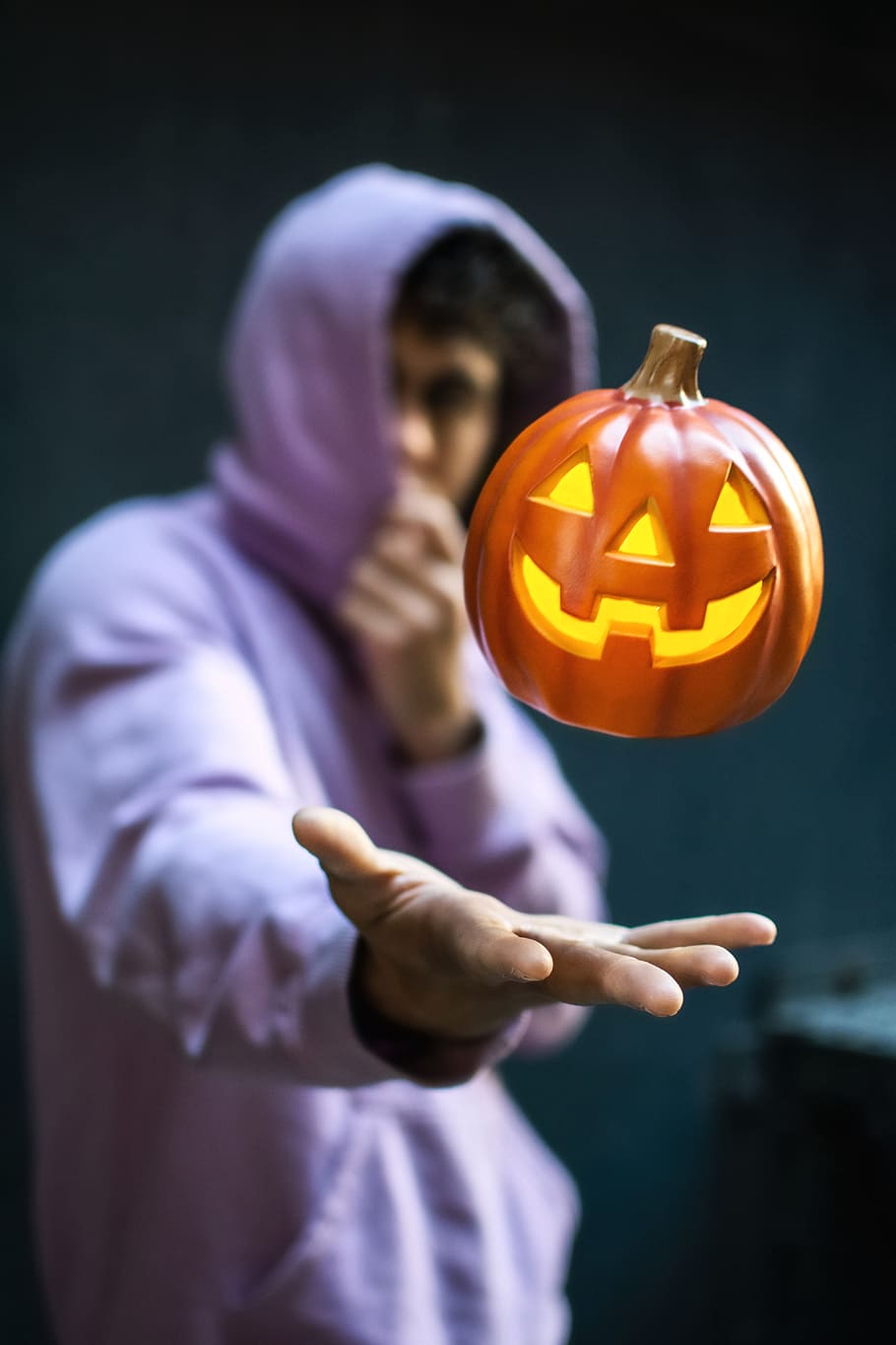 Jack-o'-Lantern decor, halloween, jack o' lantern, celebration HD wallpaper