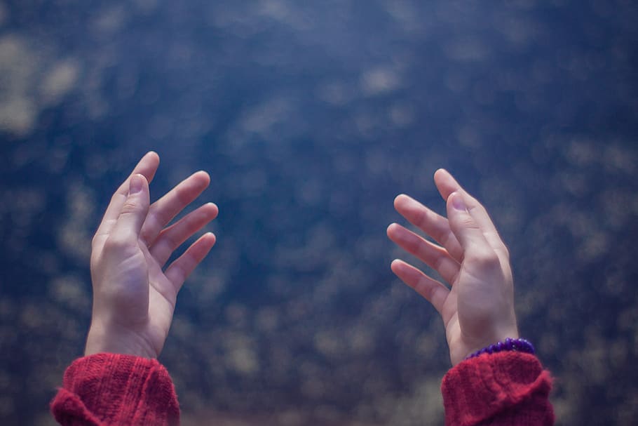 hands, lake, human body part, human hand, one person, close-up HD wallpaper