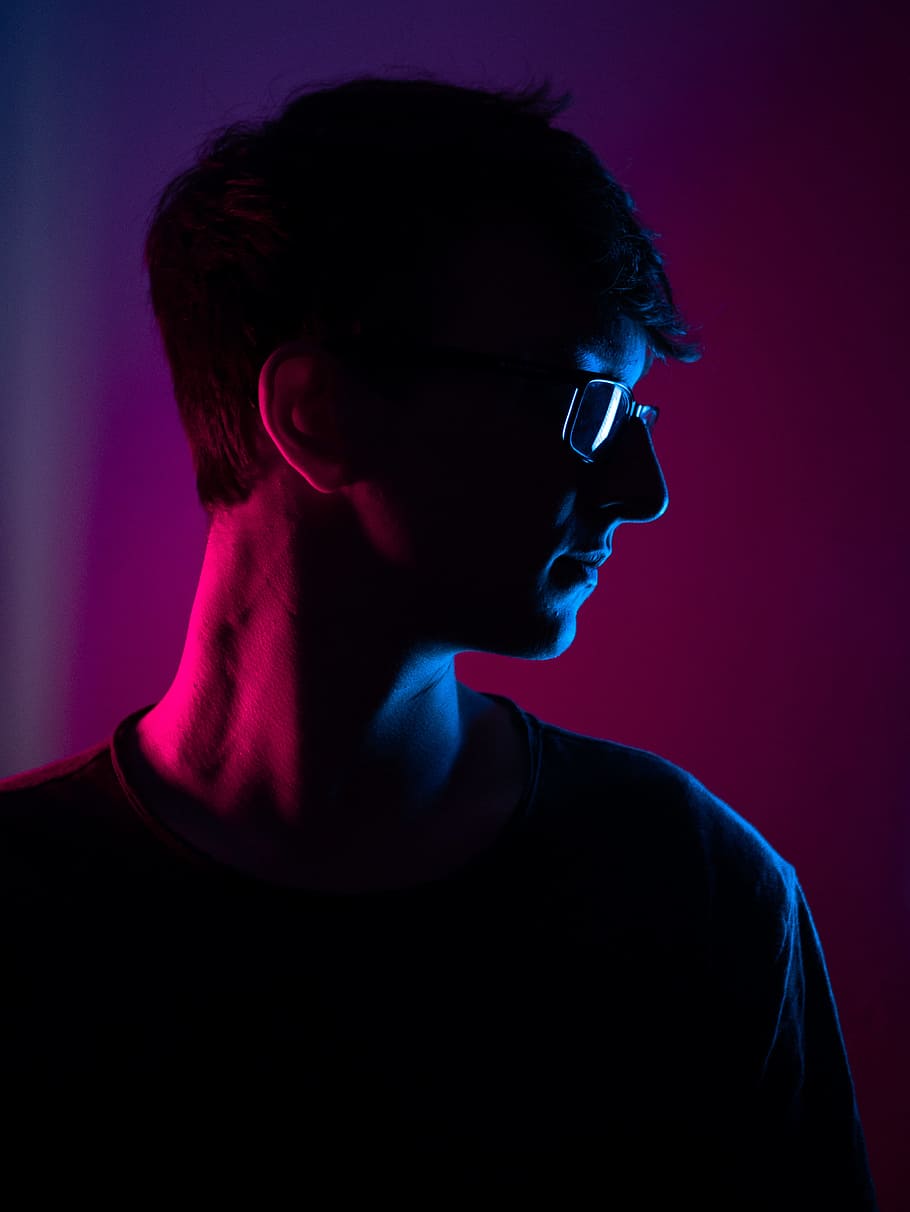man posing for photo, male, light, glasses, neon, blue, purple, HD wallpaper