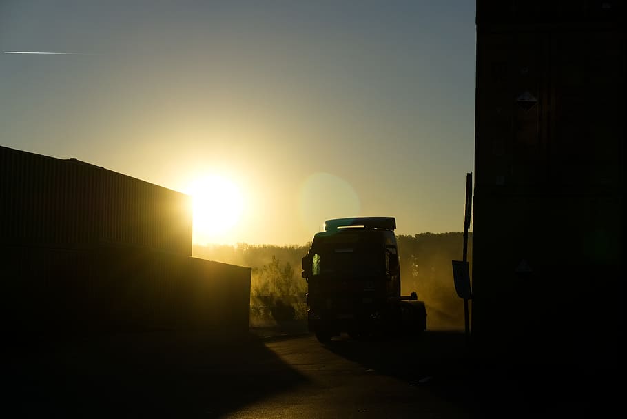 container, truck, fog, dark, gloomy, sunrise, backlighting