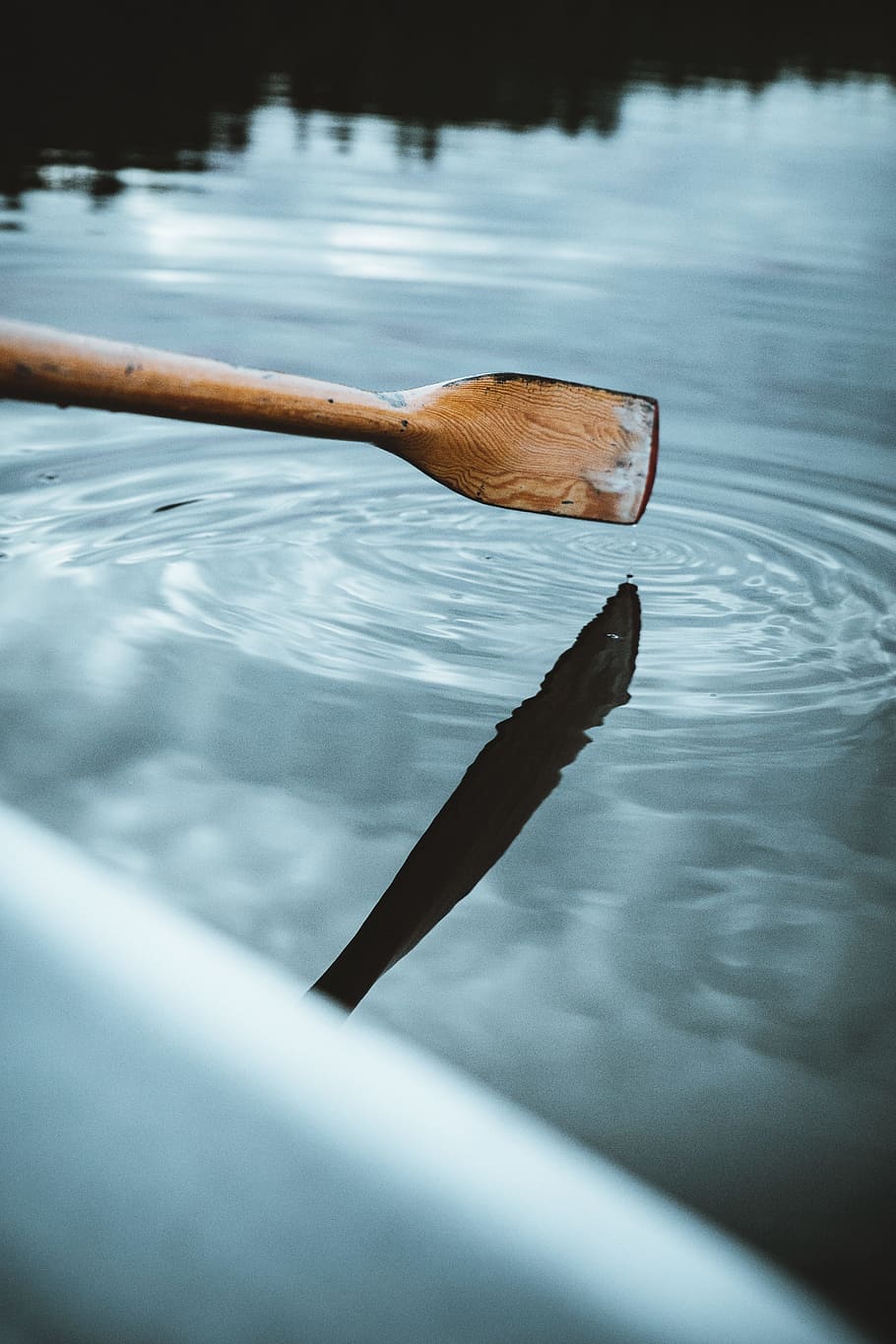 brown boat paddle touching on body of water, wood, leisure, rowing boat, HD wallpaper