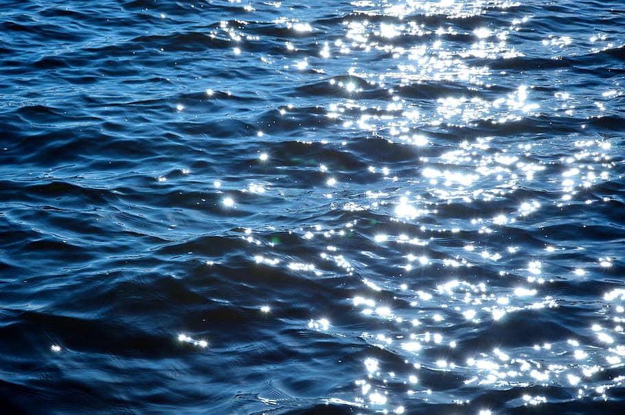 water, wave, sun, rays, mirroring, reflection, structure, background HD wallpaper
