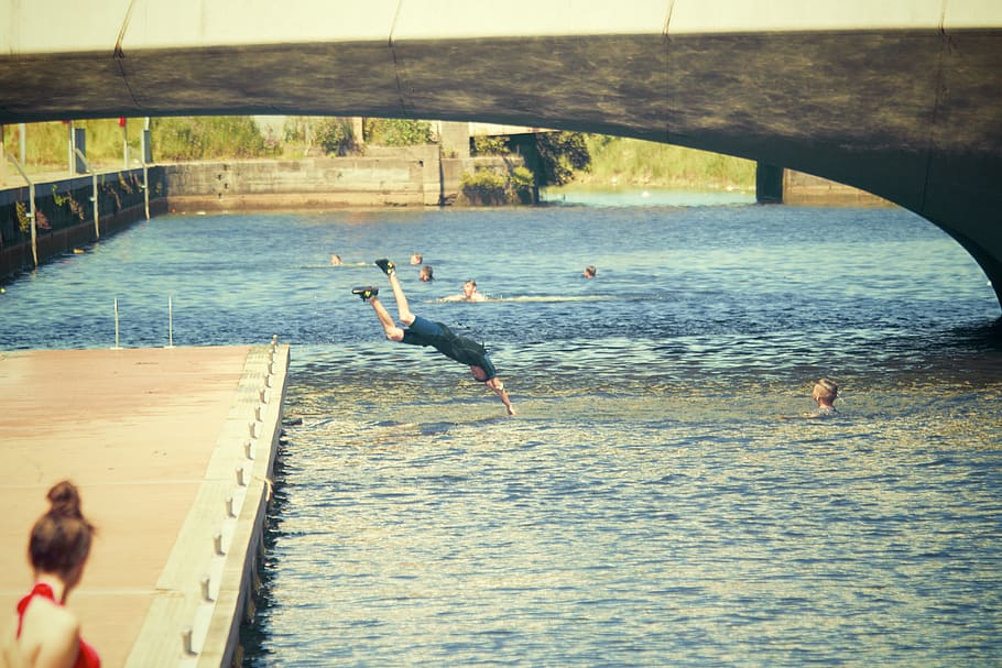 Man Wearing Blue Shirt Jumping on the Body of Water, dive, header HD wallpaper
