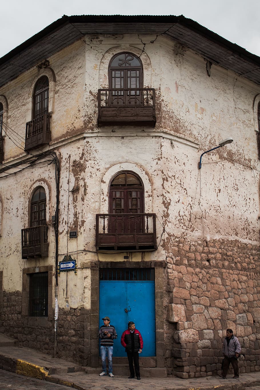 worn, aging, textured, stone, cobblestone, street, street photography HD wallpaper