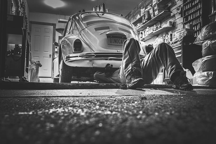 Person Fixing Car, black-and-white, classic, garage, job, mechanic, HD wallpaper